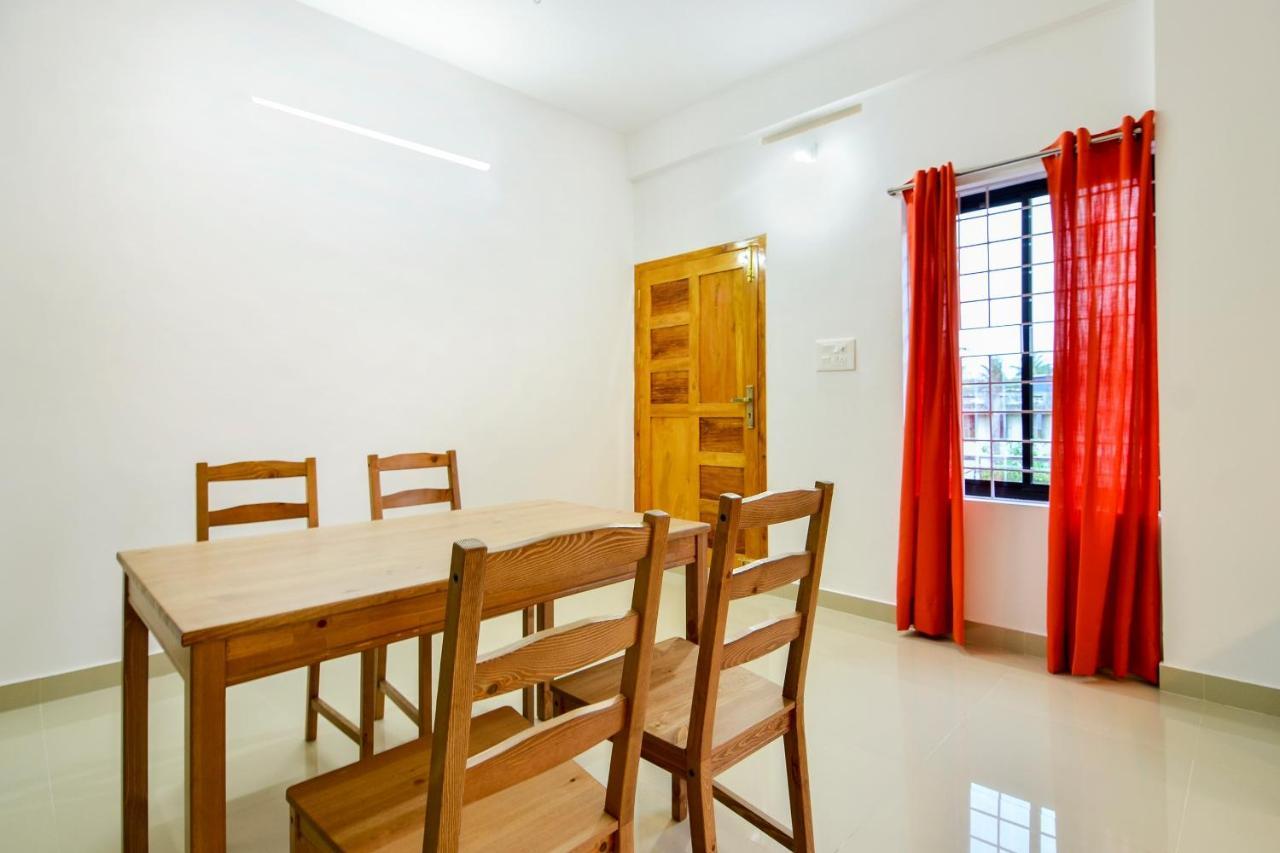 Oyo Home 81801 Akash Villa Trippapur Eksteriør bilde