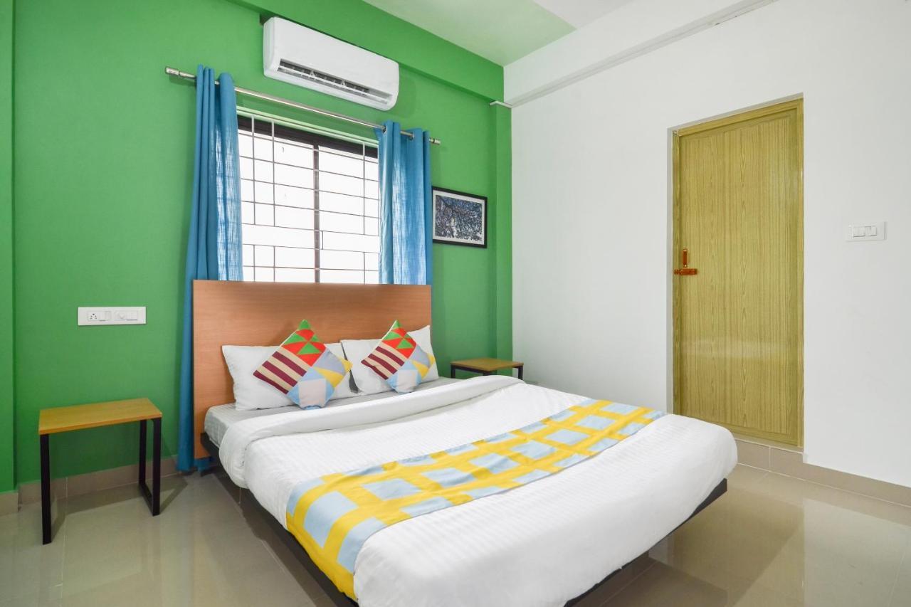 Oyo Home 81801 Akash Villa Trippapur Eksteriør bilde