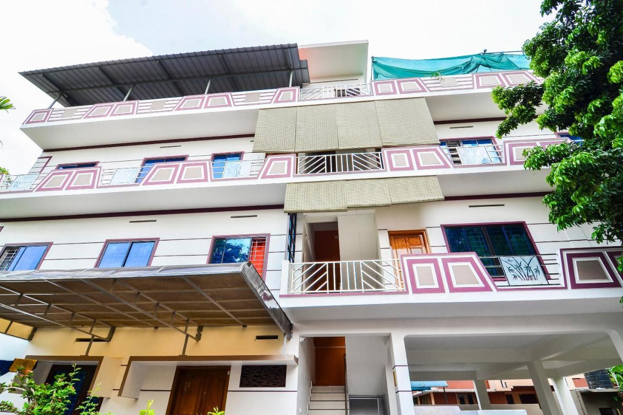 Oyo Home 81801 Akash Villa Trippapur Eksteriør bilde