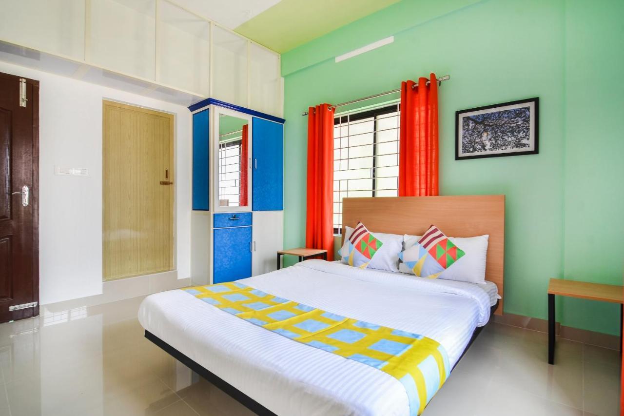 Oyo Home 81801 Akash Villa Trippapur Eksteriør bilde