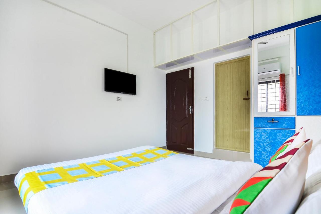 Oyo Home 81801 Akash Villa Trippapur Eksteriør bilde