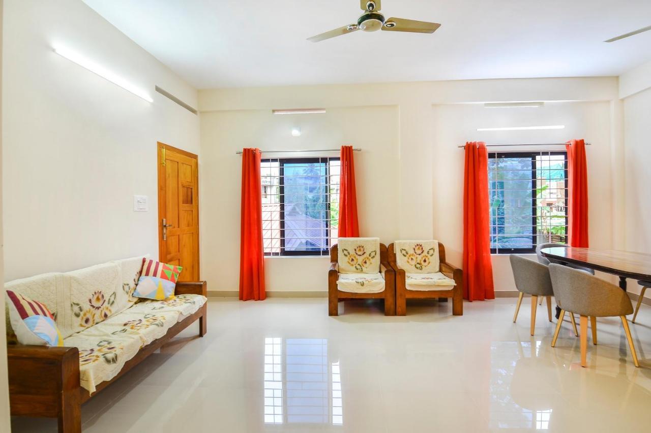 Oyo Home 81801 Akash Villa Trippapur Eksteriør bilde
