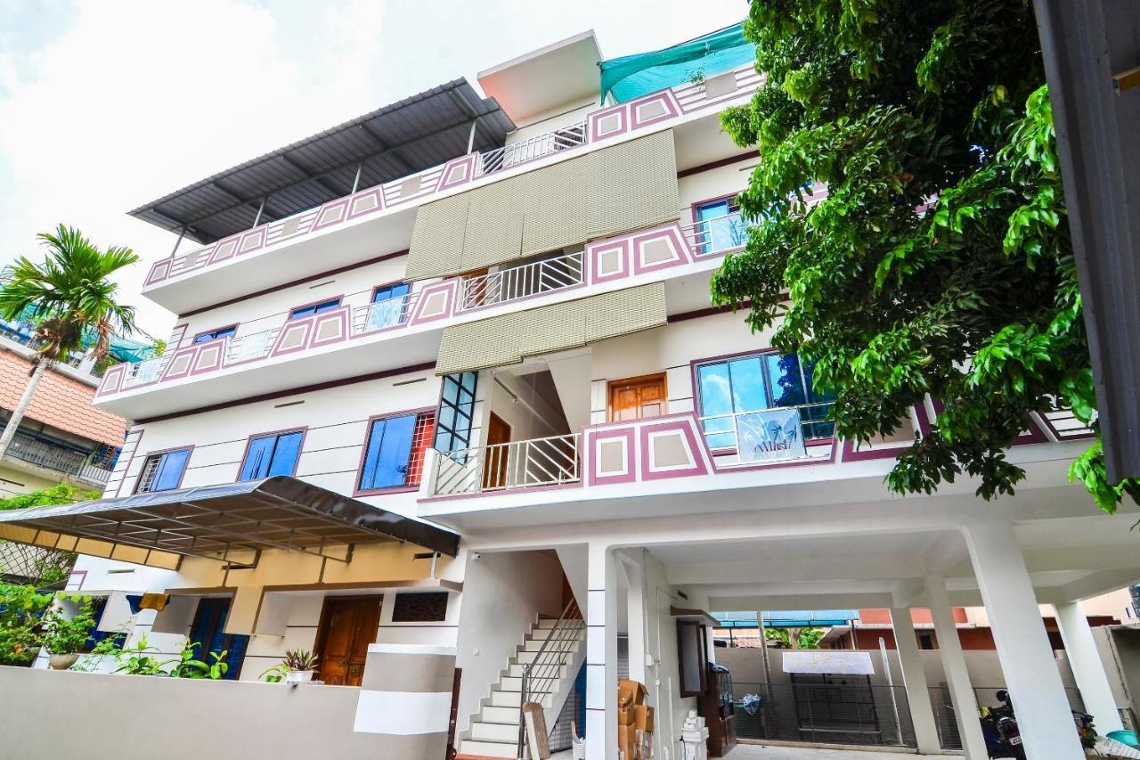 Oyo Home 81801 Akash Villa Trippapur Eksteriør bilde