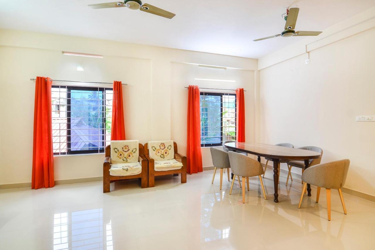 Oyo Home 81801 Akash Villa Trippapur Eksteriør bilde
