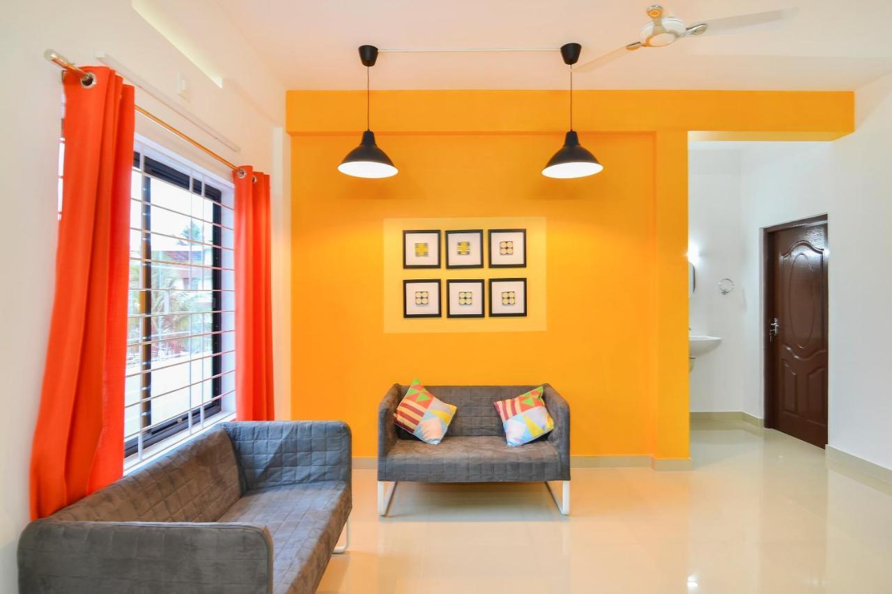 Oyo Home 81801 Akash Villa Trippapur Eksteriør bilde
