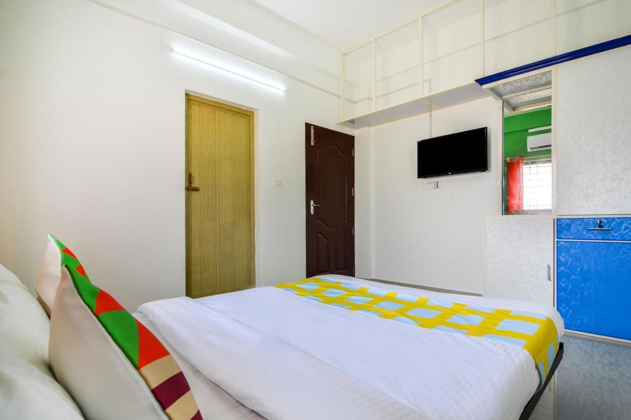 Oyo Home 81801 Akash Villa Trippapur Eksteriør bilde