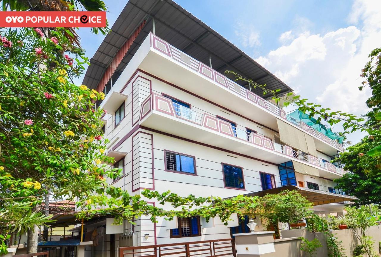 Oyo Home 81801 Akash Villa Trippapur Eksteriør bilde