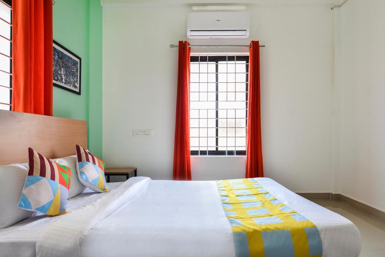 Oyo Home 81801 Akash Villa Trippapur Eksteriør bilde